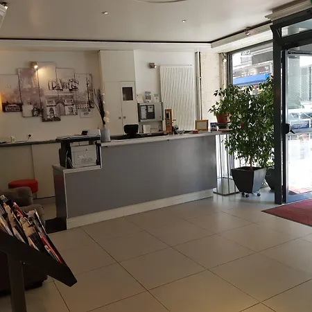 Hotel Le Saint-Hubert - Gare De Lyon Bastille Otel 3*