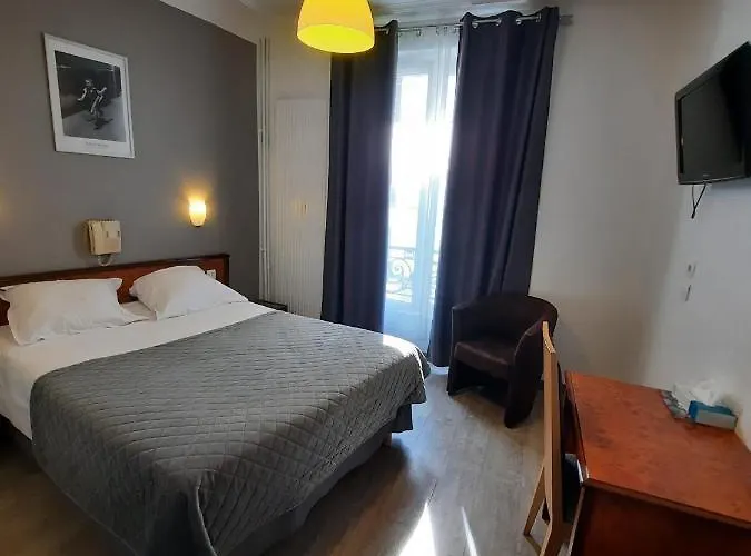 Hotel Le Saint-Hubert - Gare De Lyon Bastille