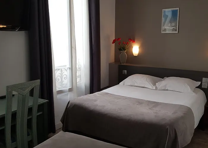 Otel Hotel Le Saint-Hubert - Gare De Lyon Bastille 3*