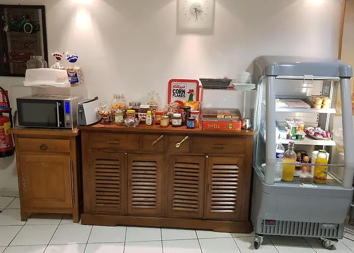 Hotel Le Saint-Hubert - Gare De Lyon Bastille Paris