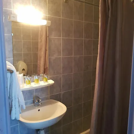 Hotel Le Saint-Hubert - Gare De Lyon Bastille Paris
