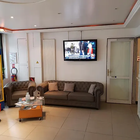 Hotel Le Saint-hubert - Gare De Lyon Bastille 3*