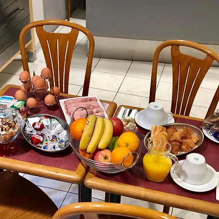 Hotel Le Saint-hubert - Gare De Lyon Bastille Parigi